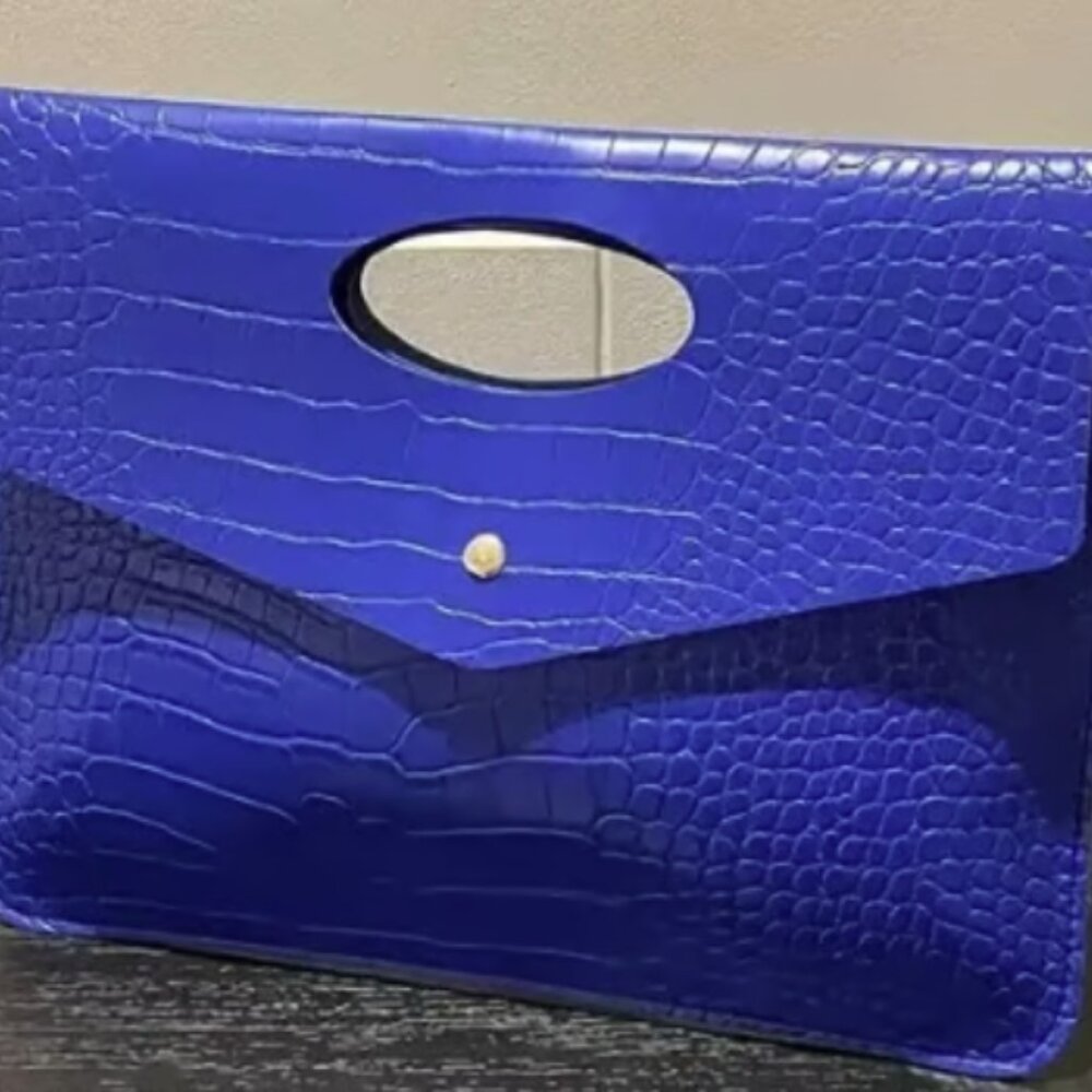 Stylish Envelope Clutch Bag with Crocodile Pattern
